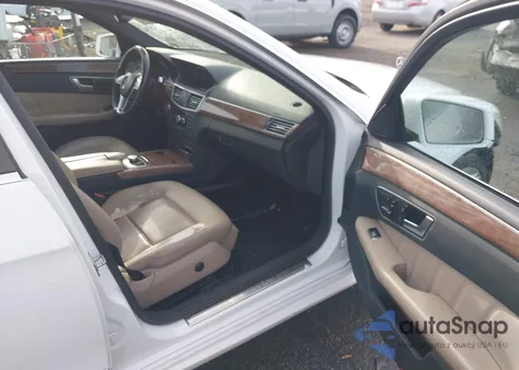 2013 Mercedes-Benz E 350 4Matic z USA, uszkodzony, nr VIN WDDHF8JB6DA751657